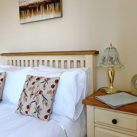 Moon House Bed & Breakfast Witney Luaran gambar